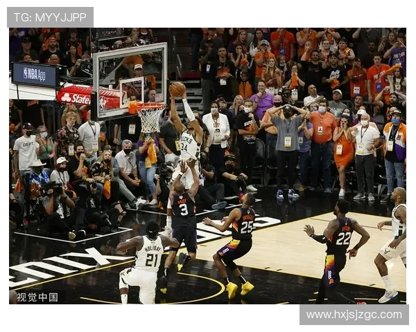 密尔沃基雄鹿全力冲击新赛季总冠军字母哥携手新援掀起东部风暴 密尔沃基雄鹿全力冲击新赛季总冠军字母哥携手新援掀起东部风暴