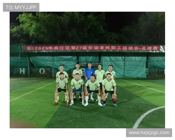 新洲区足球代表队奋勇拼搏展现团结精神书写绿茵场上青春风采 新洲区足球代表队奋勇拼搏展现团结精神书写绿茵场上青春风采