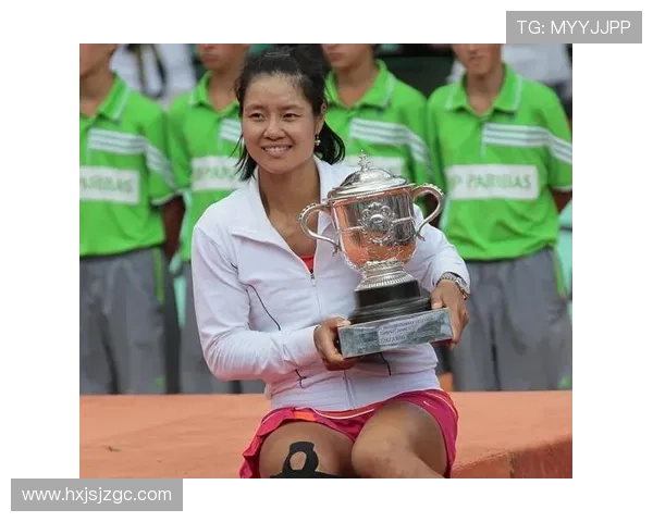 中国网球新星横空出世强势夺冠掀起国内网球发展新浪潮