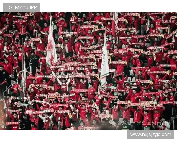 国家队新帅亮相联赛焦点战引爆冬季转会市场热潮持续升温引发球迷关注